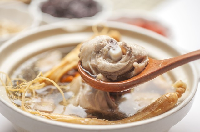 <a href=http://www.lingshentang.net/news_article?news_id=322>人参</a>